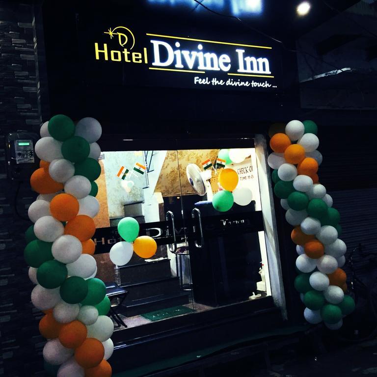 Hotel Divine Inn Bénarès Extérieur photo